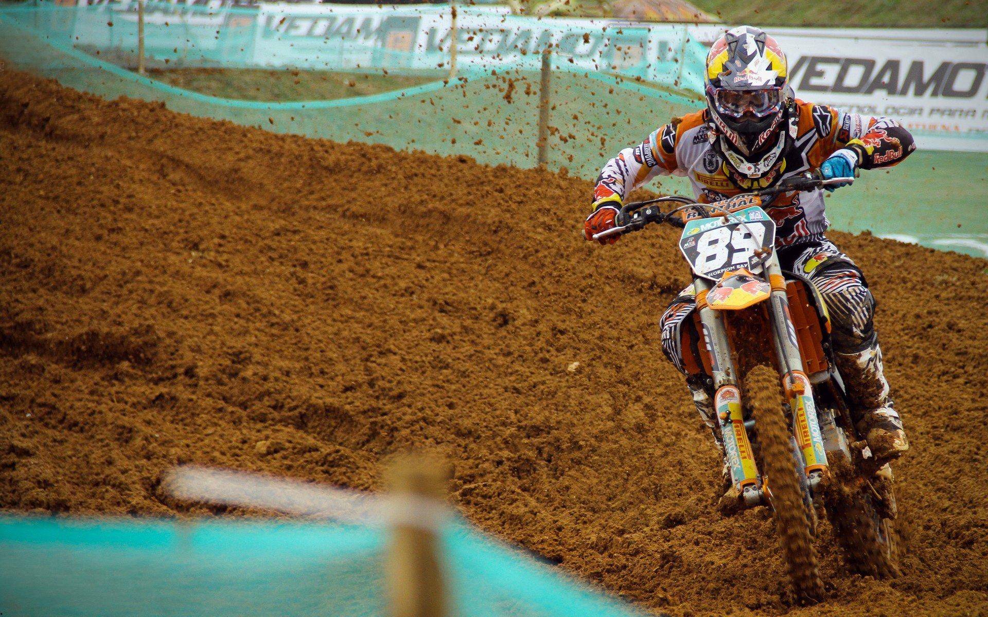 纳达尔关键破发点制胜 鏖战五盘晋级法网半决赛