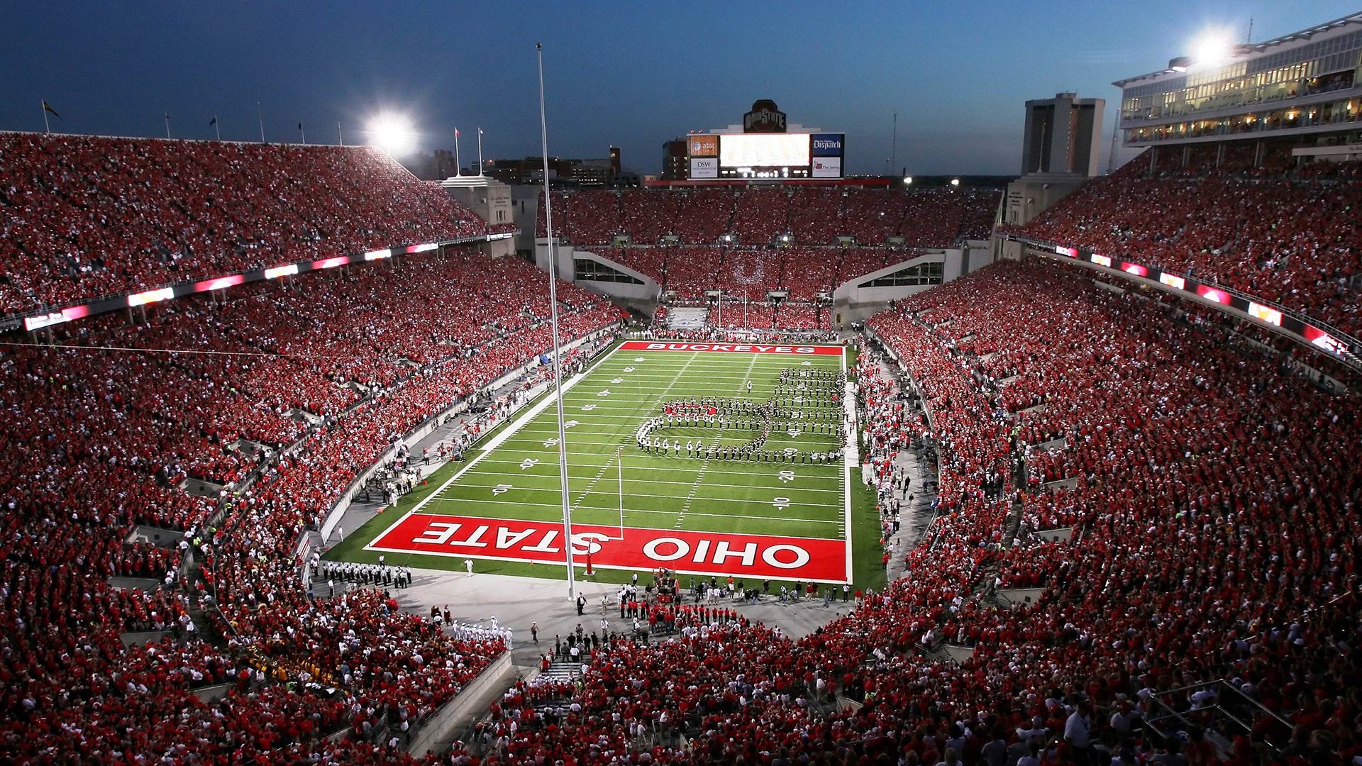 温网2024，阿尔卡拉斯卫冕成功，斯瓦泰克首夺草地大满贯【杏