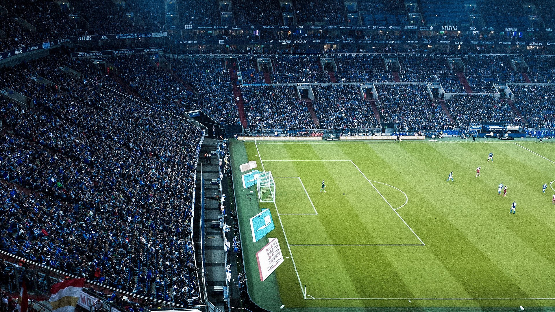 杏彩体育下载_双加时鏖战！湖人险胜勇士，詹姆斯关键三分锁定胜